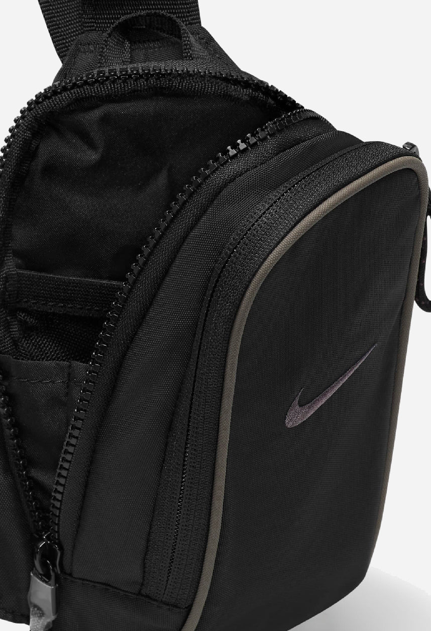 Nike Sportswear Essentials Crossbody Bag (1L)